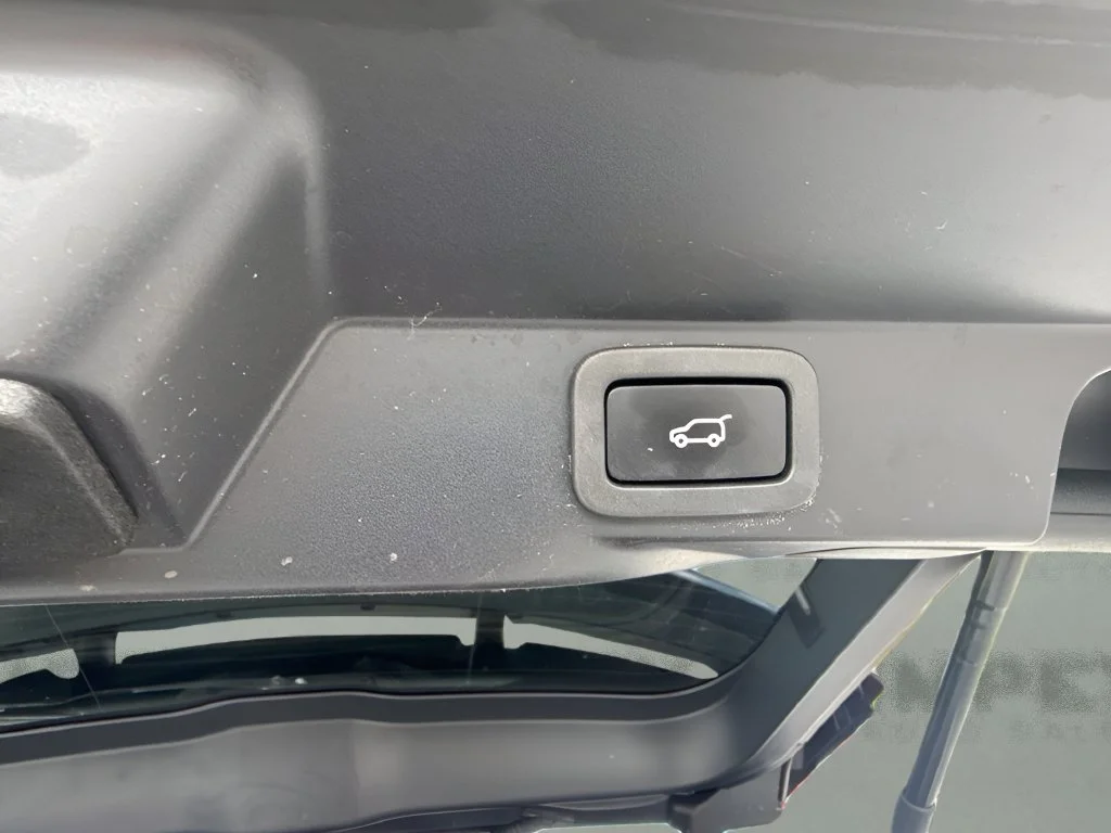 Used 2020 White Land Rover HST image 26