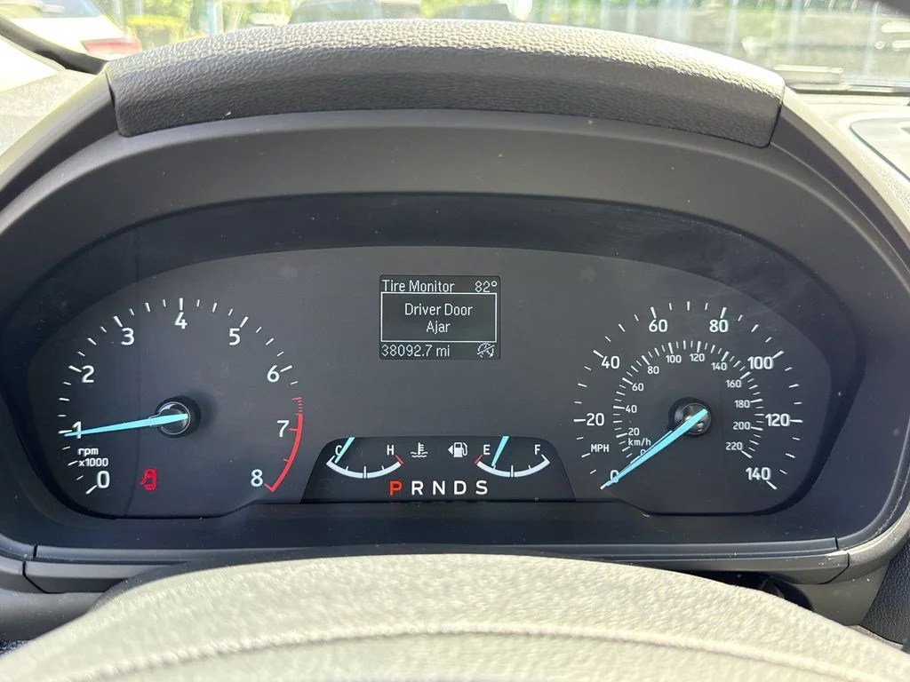 Used 2020 Diamond White Ford S image 17