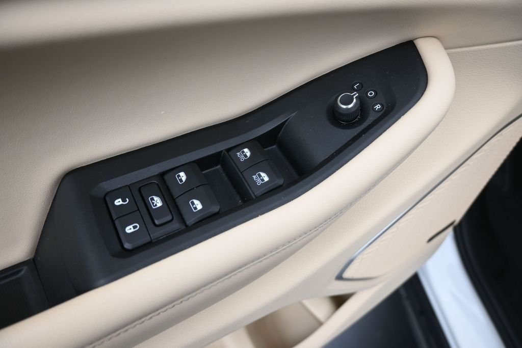 Used 2021 White Jeep Limited image 13