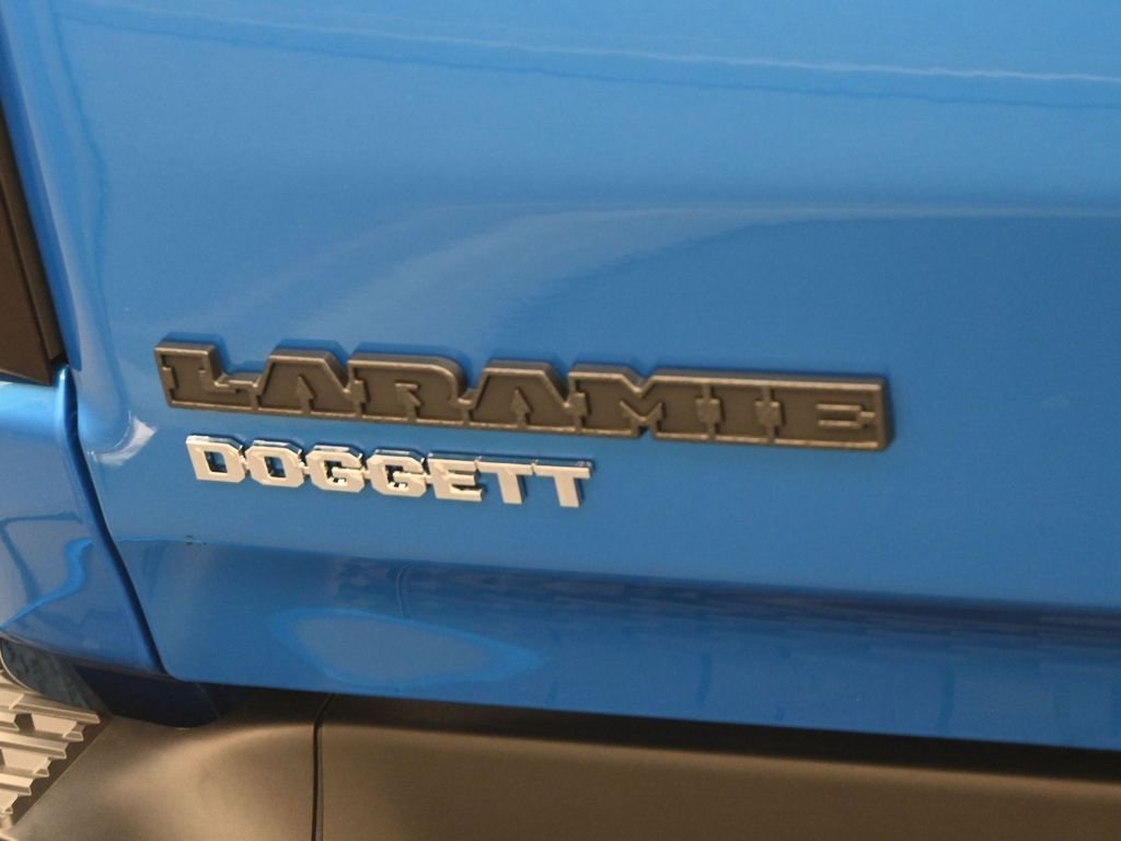 New 2026 Hydro Blue Pearl-Coat Exterior Paint RAM Laramie image 24