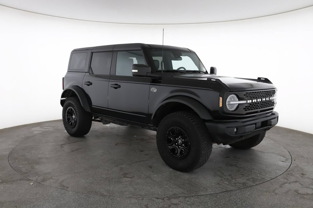 Used 2022 Black Ford Wildtrak image 2