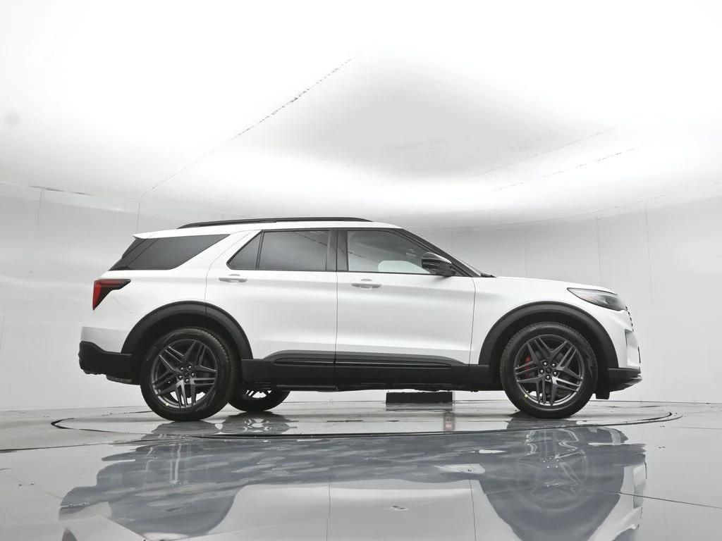 New 2026 Star White Metallic Tri-Coat Ford ST image 47