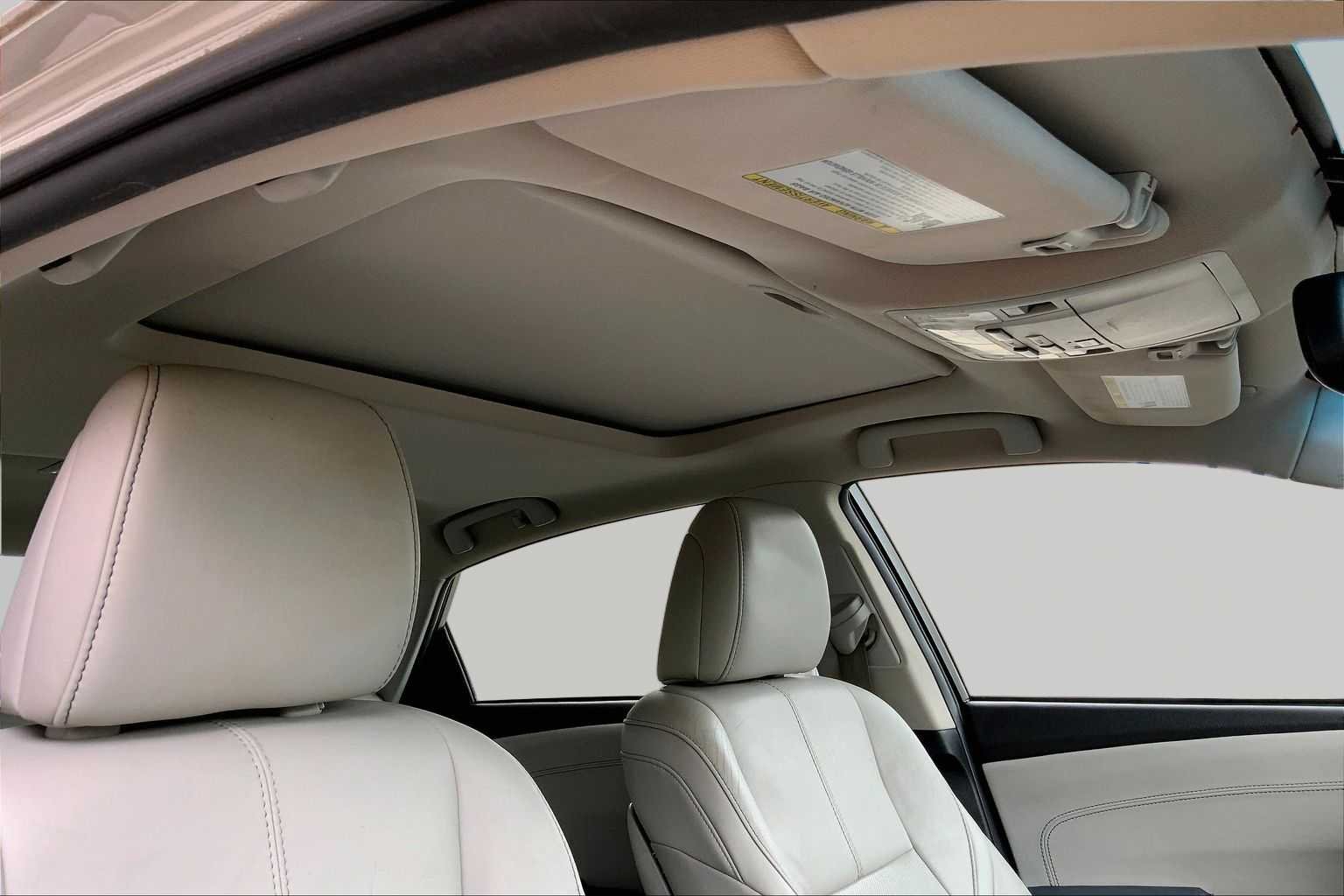 Used 2014 Creme Brulee Mica Toyota XLE image 14