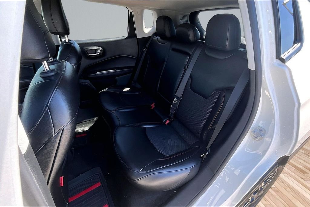 Used 2020 White Jeep Trailhawk image 25