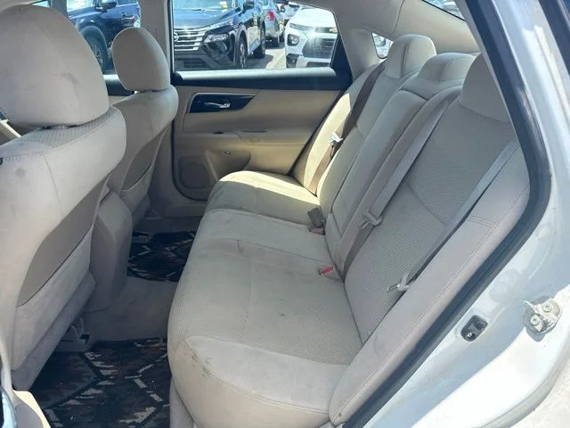 Used 2014 White Nissan 2.5 SV image 16