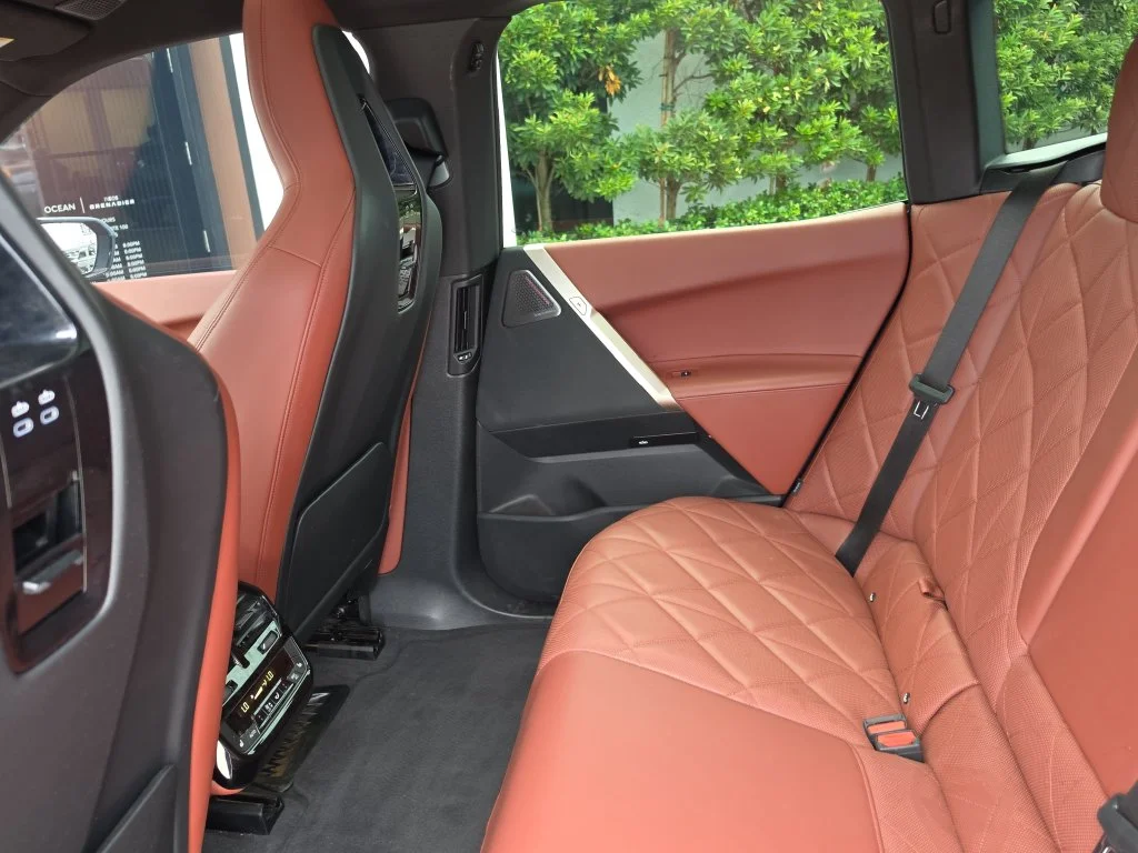 Used 2023 Storm Bay Metallic BMW M60 image 12