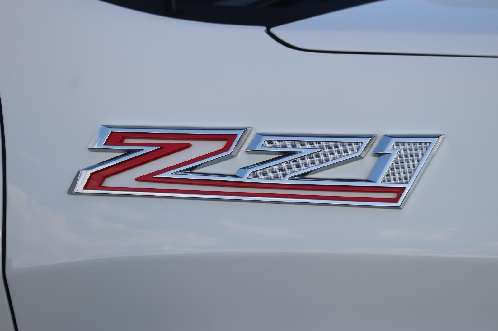 Used 2024 Summit White Chevrolet LTZ image 10