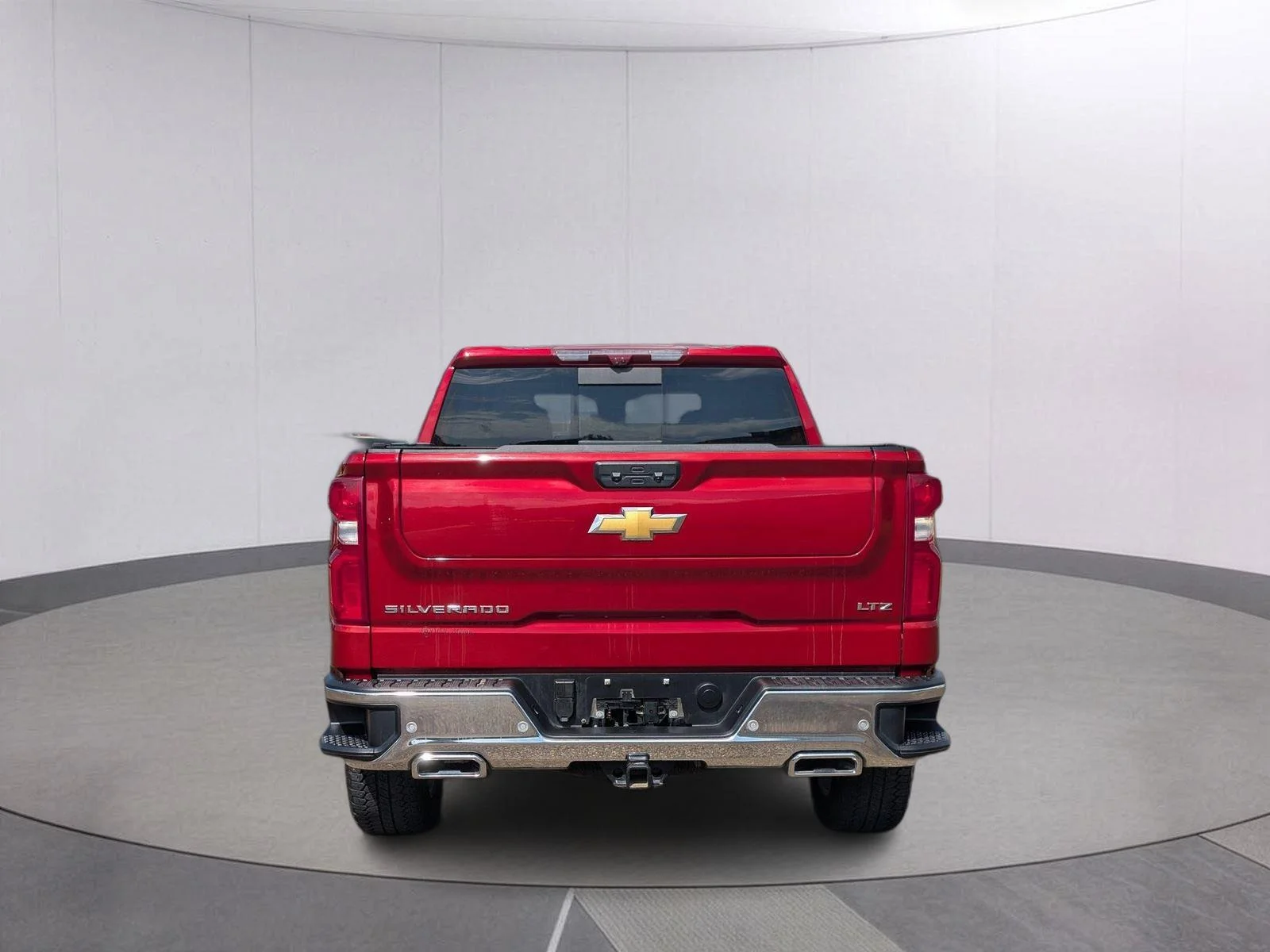 Used 2025 Radiant Red Tintcoat Chevrolet LTZ image 4