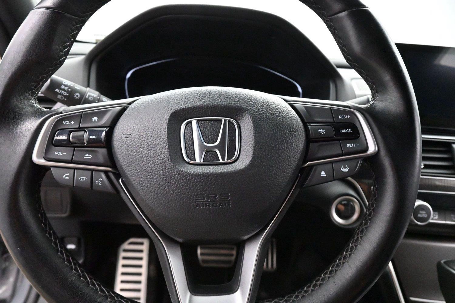 Used 2022 Lunar Silver Metallic Honda Sport image 17