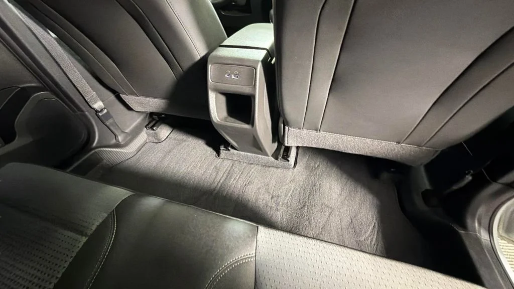 Used 2025 Summit White Chevrolet LT image 30