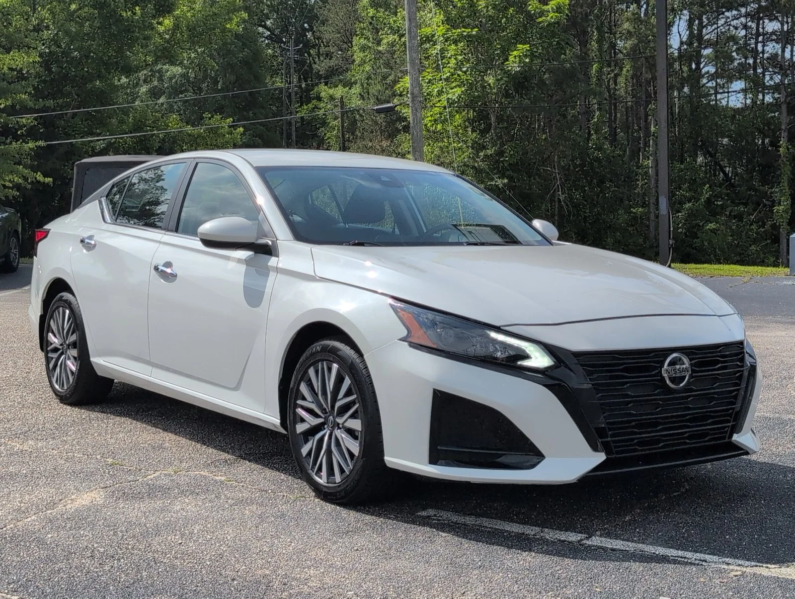 Used 2023 White Nissan 2.5 SV image 8
