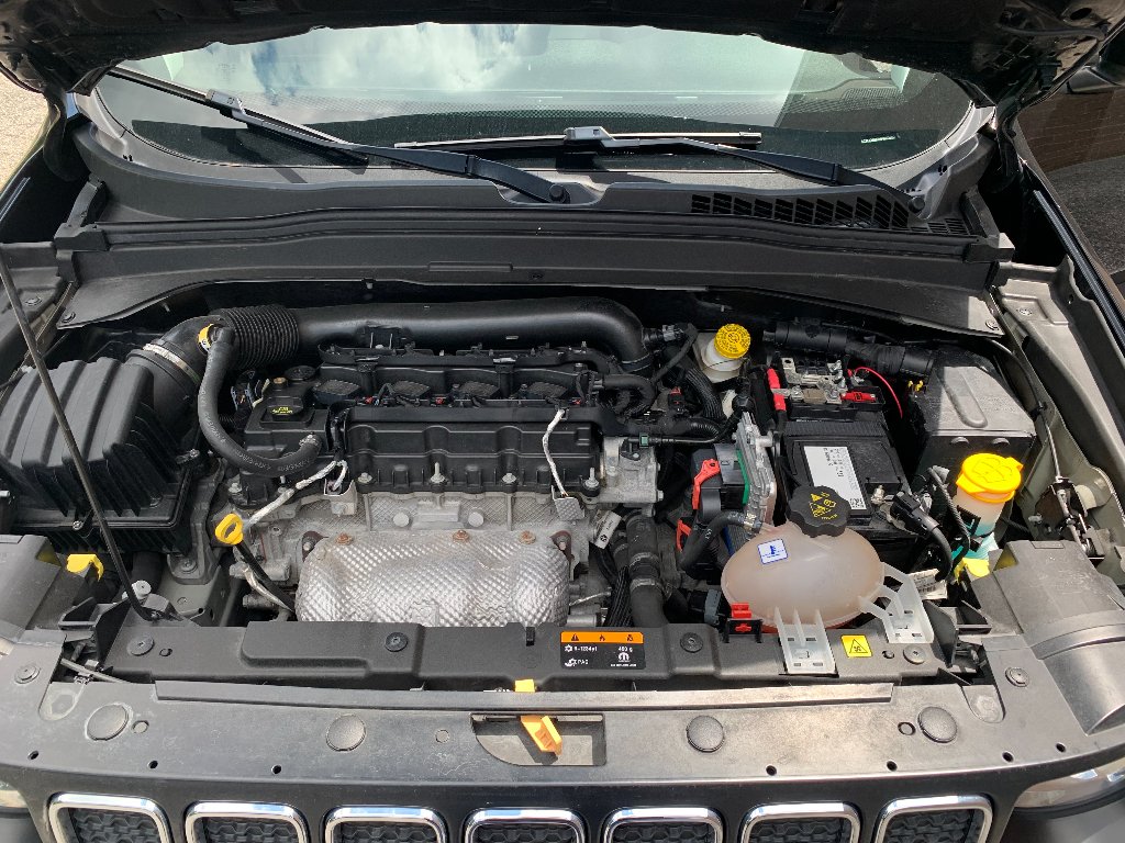 Used 2021 Black Clearcoat Jeep Latitude image 22