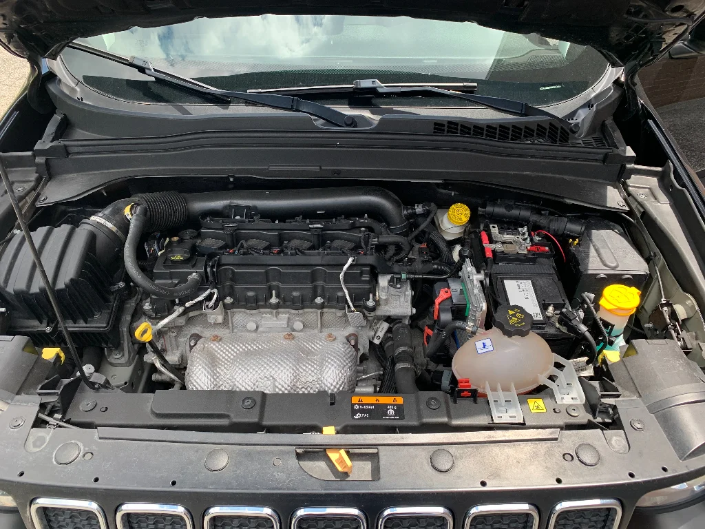 Used 2021 Black Clearcoat Jeep Latitude image 31