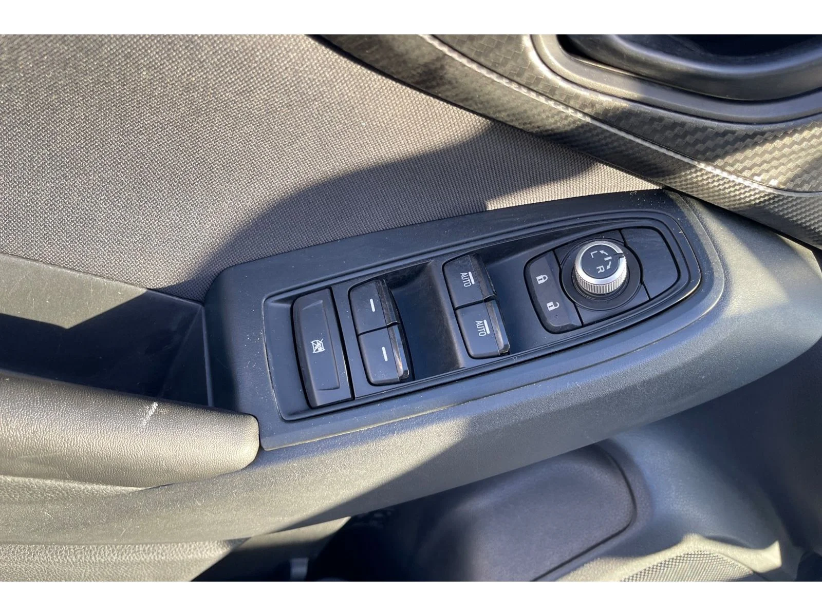 Used 2021 CRYSTAL WHITE PEA Subaru Premium image 12