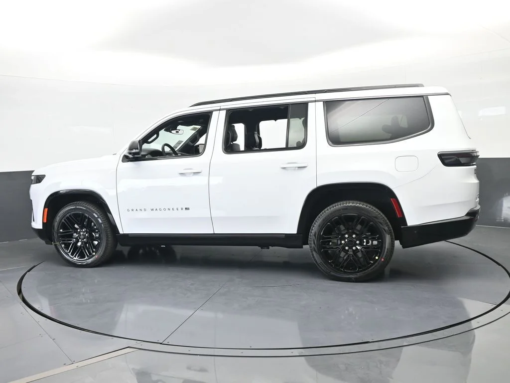 New 2026 Bright White Clear-Coat Exterior Paint Jeep Limited Reserve image 3
