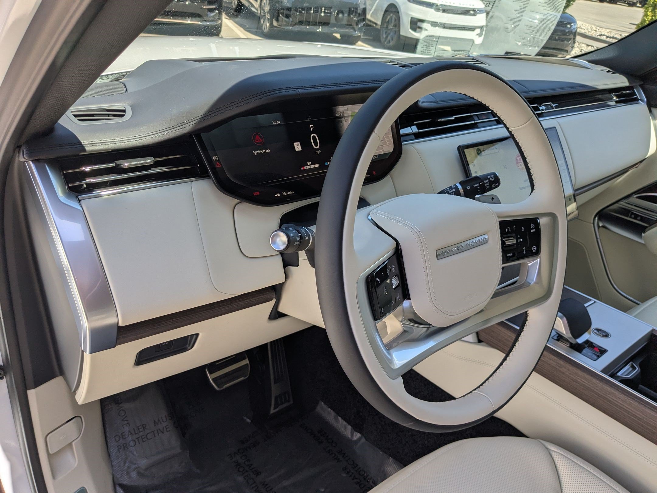New 2026 Ostuni Pearl White Land Rover P530 SE image 14