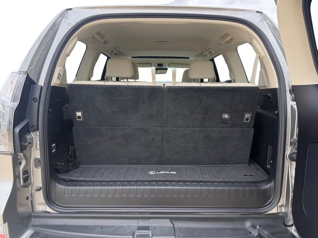Used 2022 Silver Lexus 460 image 18