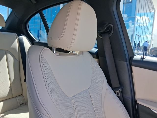 Used 2024 White BMW 330i xDrive image 17