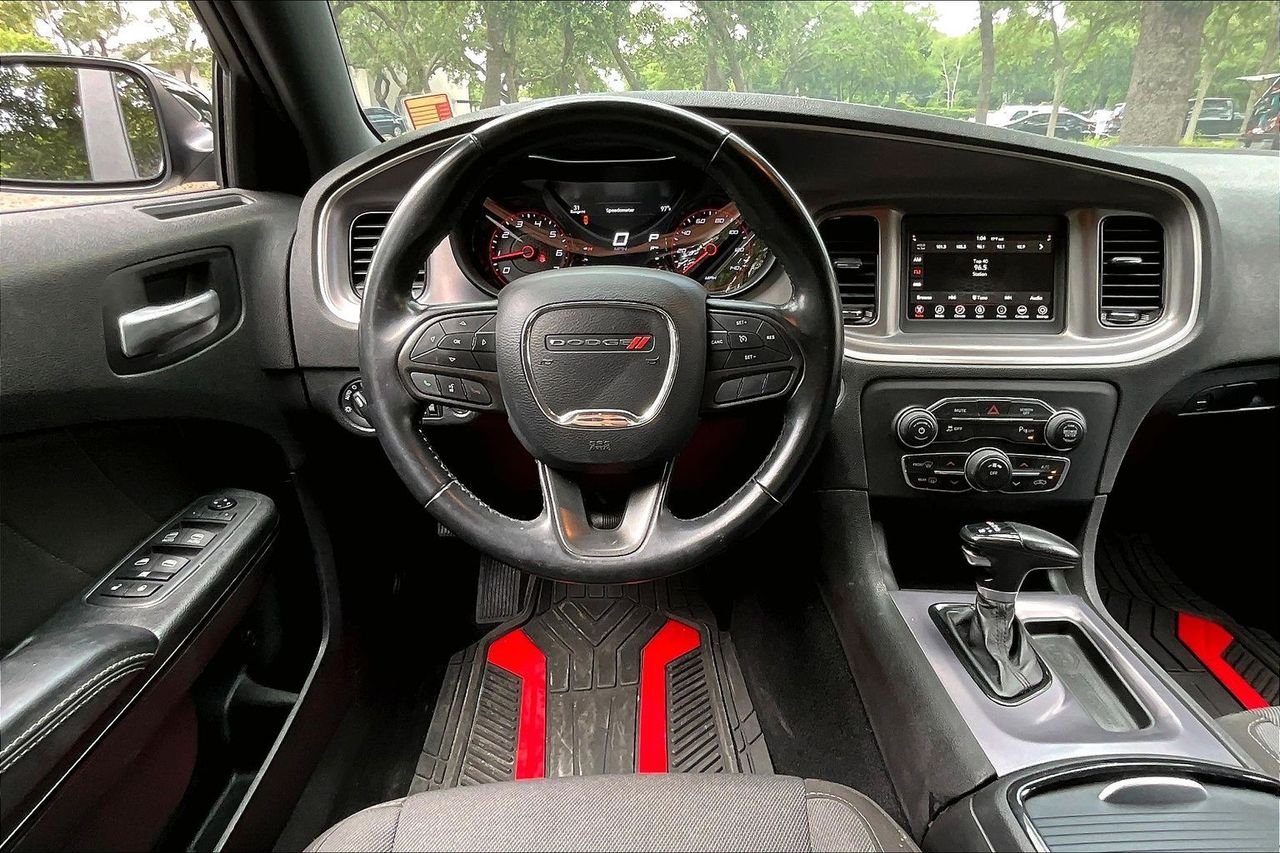 Used 2020 Silver Dodge SXT image 8