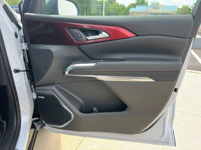 New 2026 Polar White Tricoat Chevrolet RS image 10