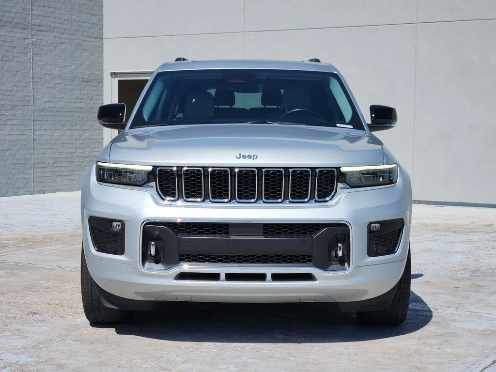 Used 2022 Silver Zynith Jeep Overland image 3