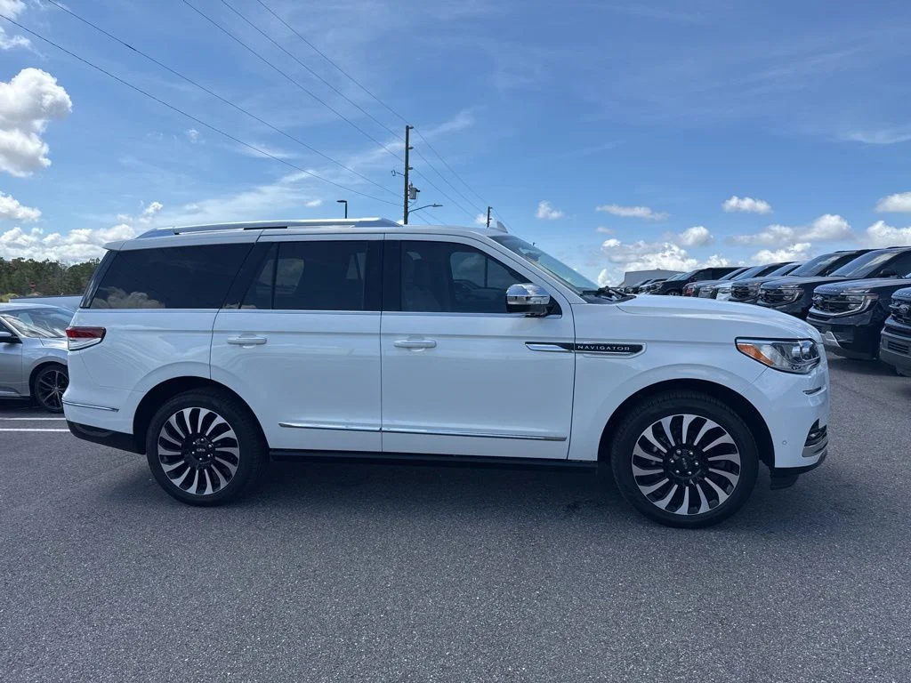 2023 Lincoln Navigator Black Label 4WD's photo
