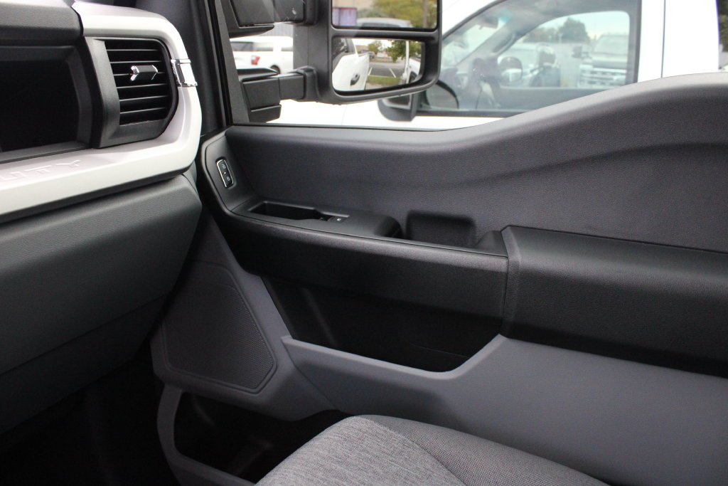New 2027 Oxford White Ford XL image 20