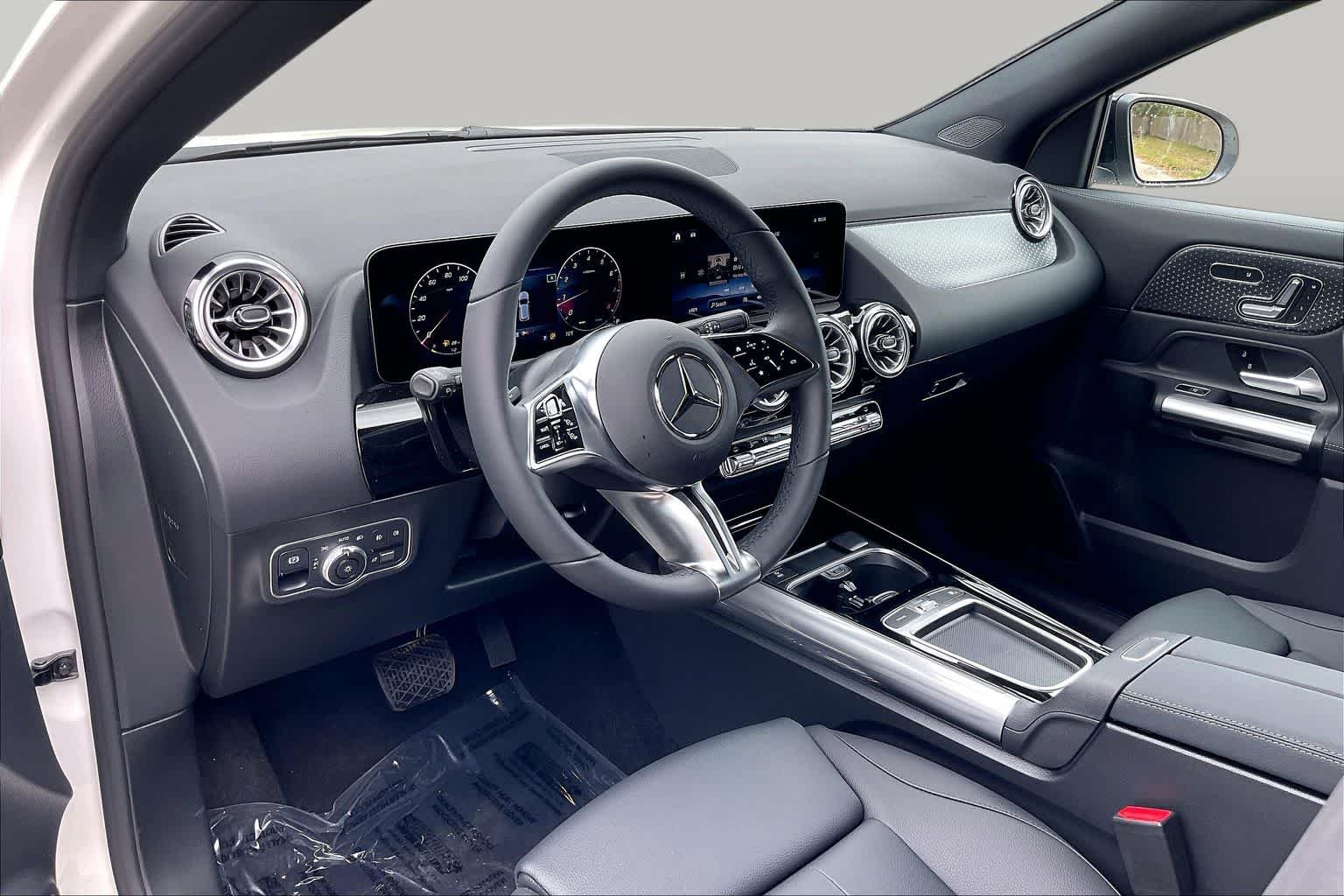 New 2026 Polar White Mercedes-Benz GLA 250 image 8