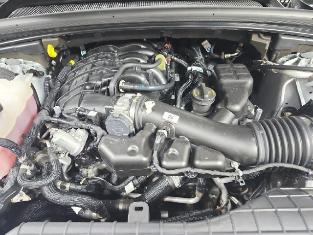 Used 2023 Silver Jeep Altitude image 18