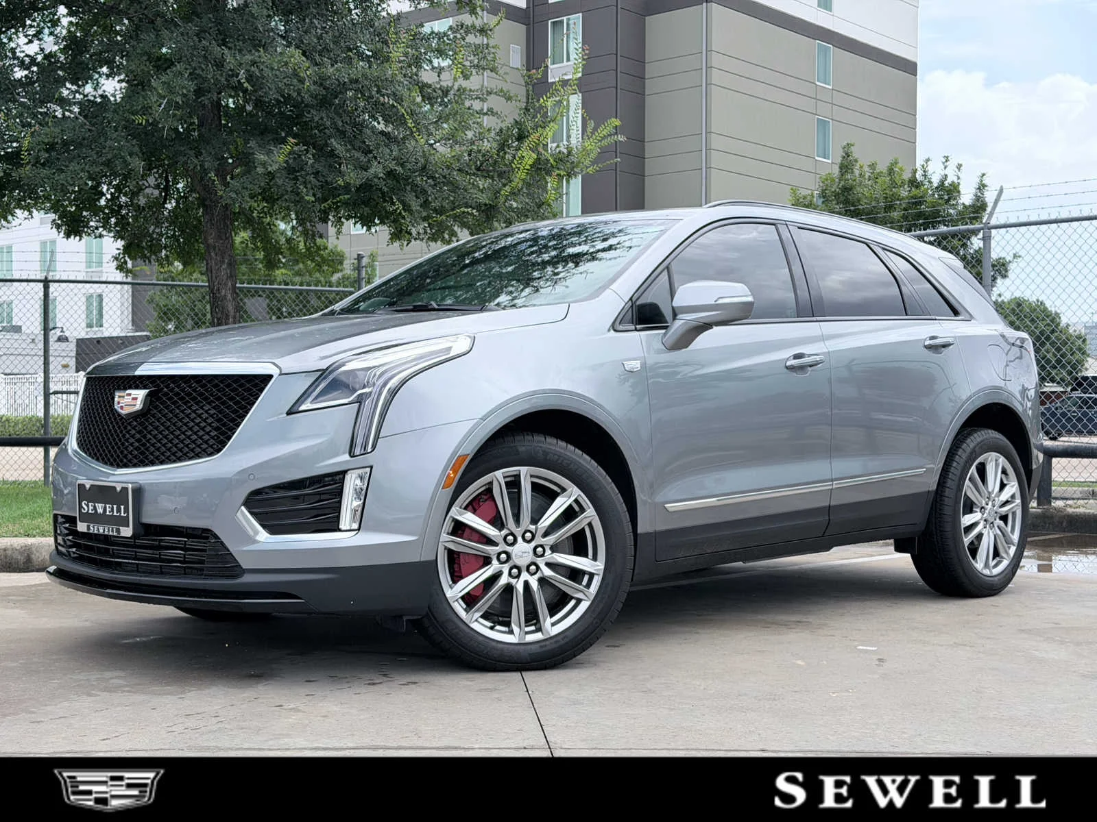 2025 Cadillac XT5 AWD Sport's photo