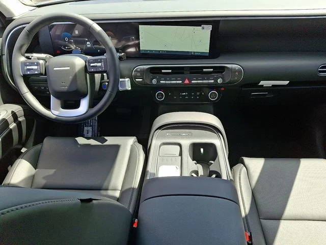 New 2026 Silver Hyundai SEL Convenience image 10