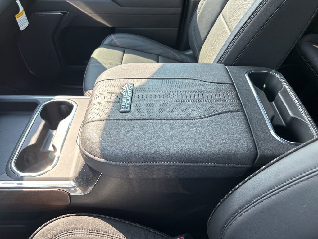 2025 Chevrolet Silverado 2500 HD High Country - Photo 42