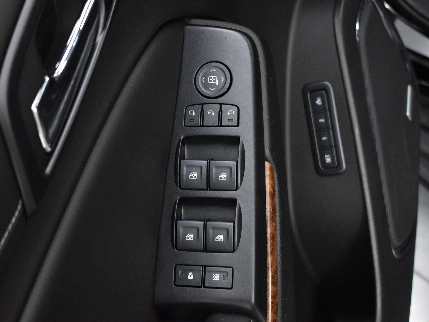 Used 2018 Black Chevrolet Premier image 12