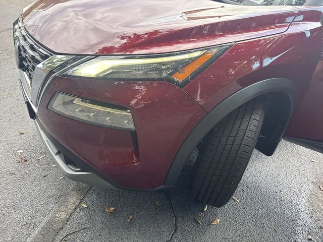Used 2023 Red Nissan SV image 32