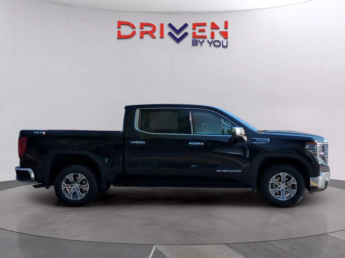 Used 2024 Onyx Black GMC SLT image 6