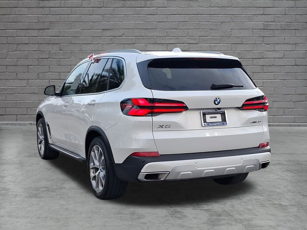 Used 2024 White BMW sDrive40i image 4