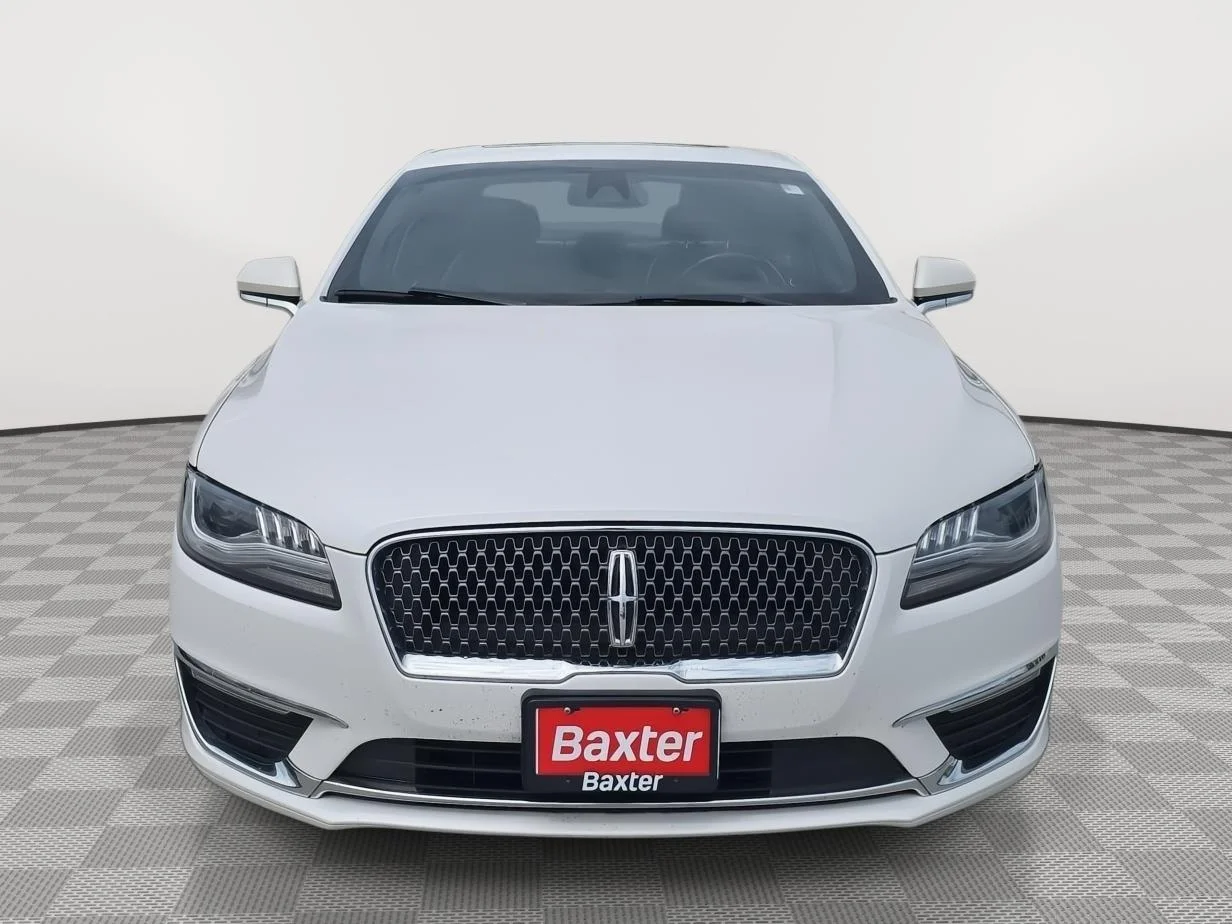 Used 2019 White Platinum Metallic Tri-Coat Lincoln Hybrid Reserve I image 10