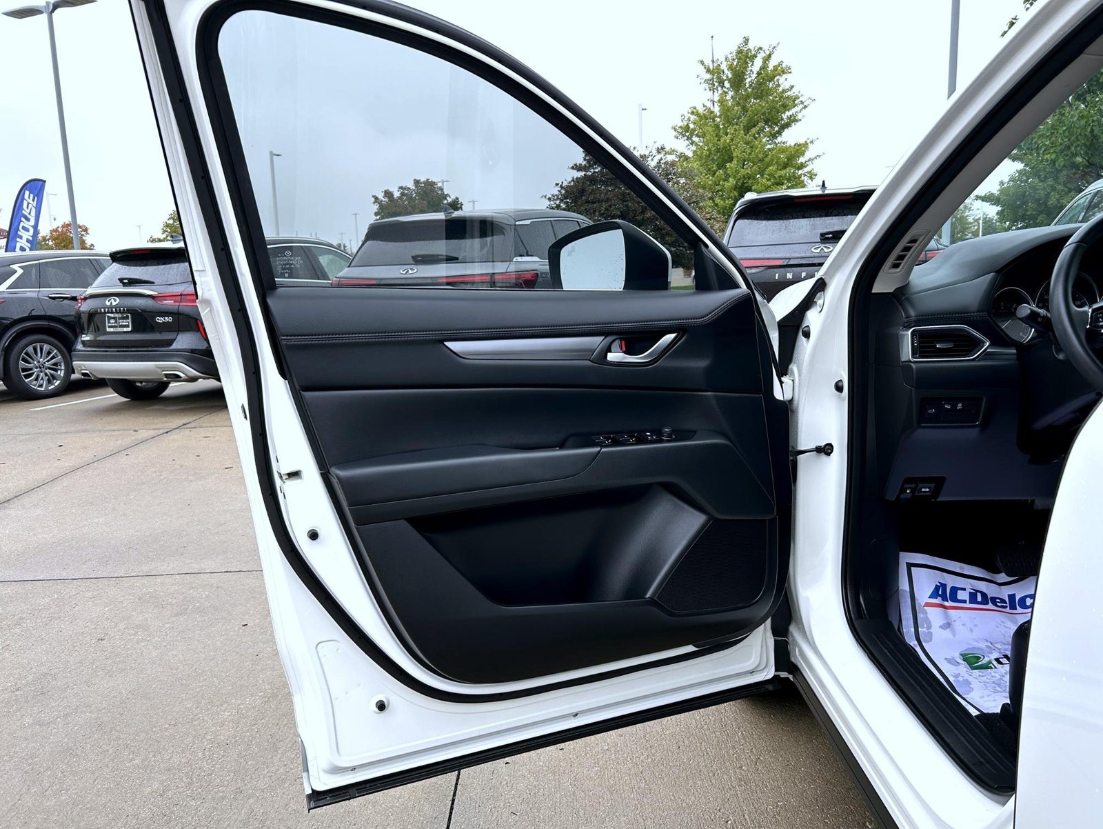 Used 2024 White Mazda 2.5 S Preferred Package image 9