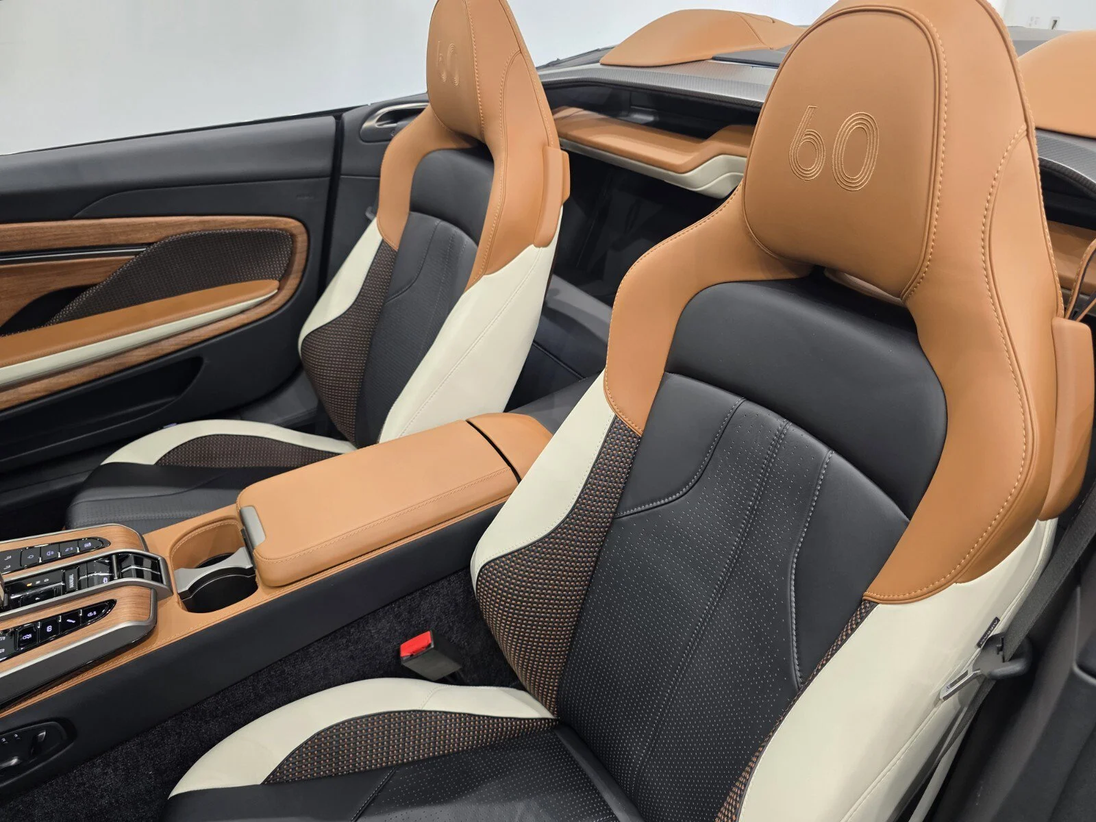 Used 2026 Pentland Green Aston Martin Volante 60th Anniversary Edition image 17