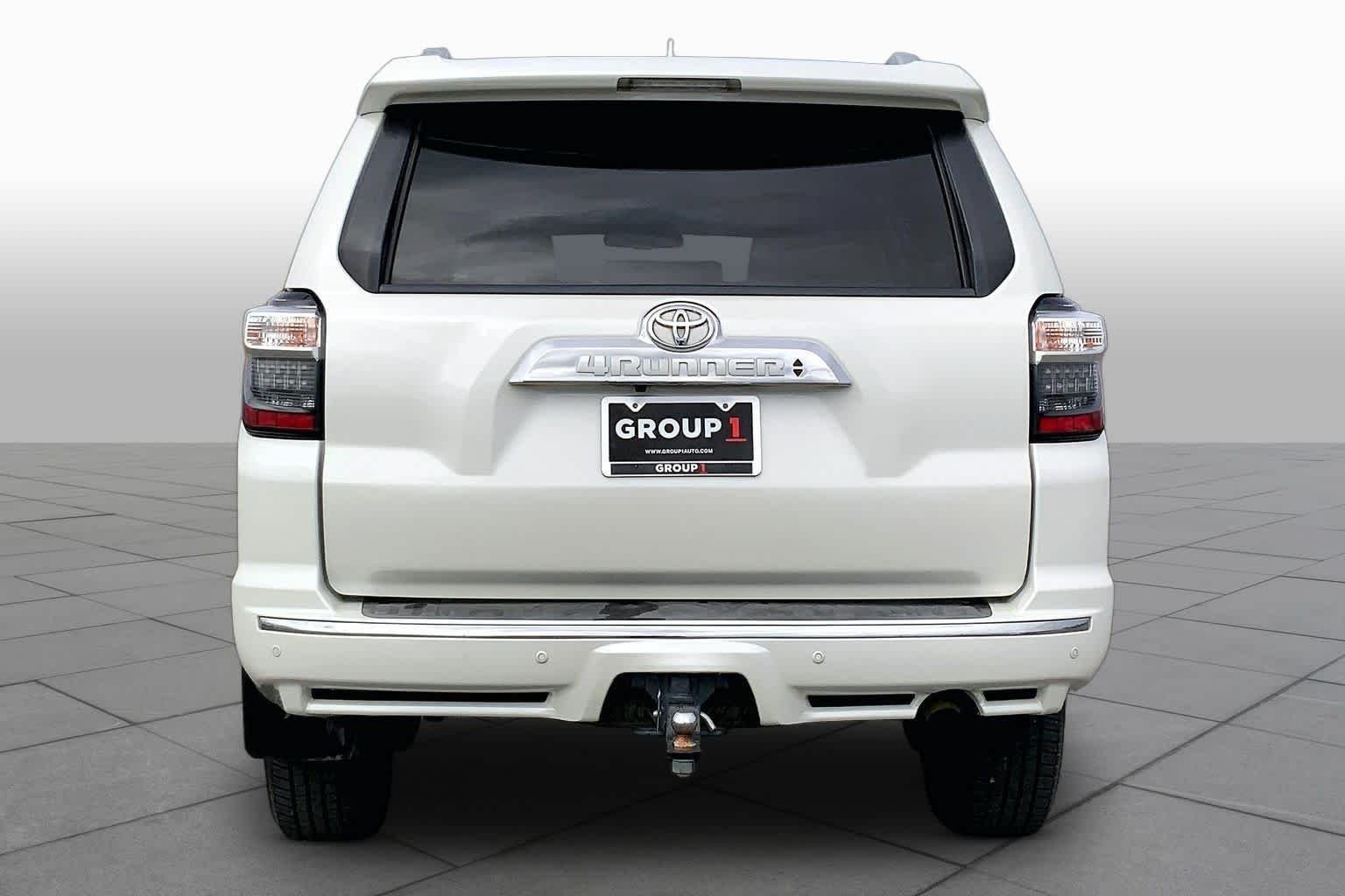 Used 2018 Blizzard Pearl Toyota Limited image 5