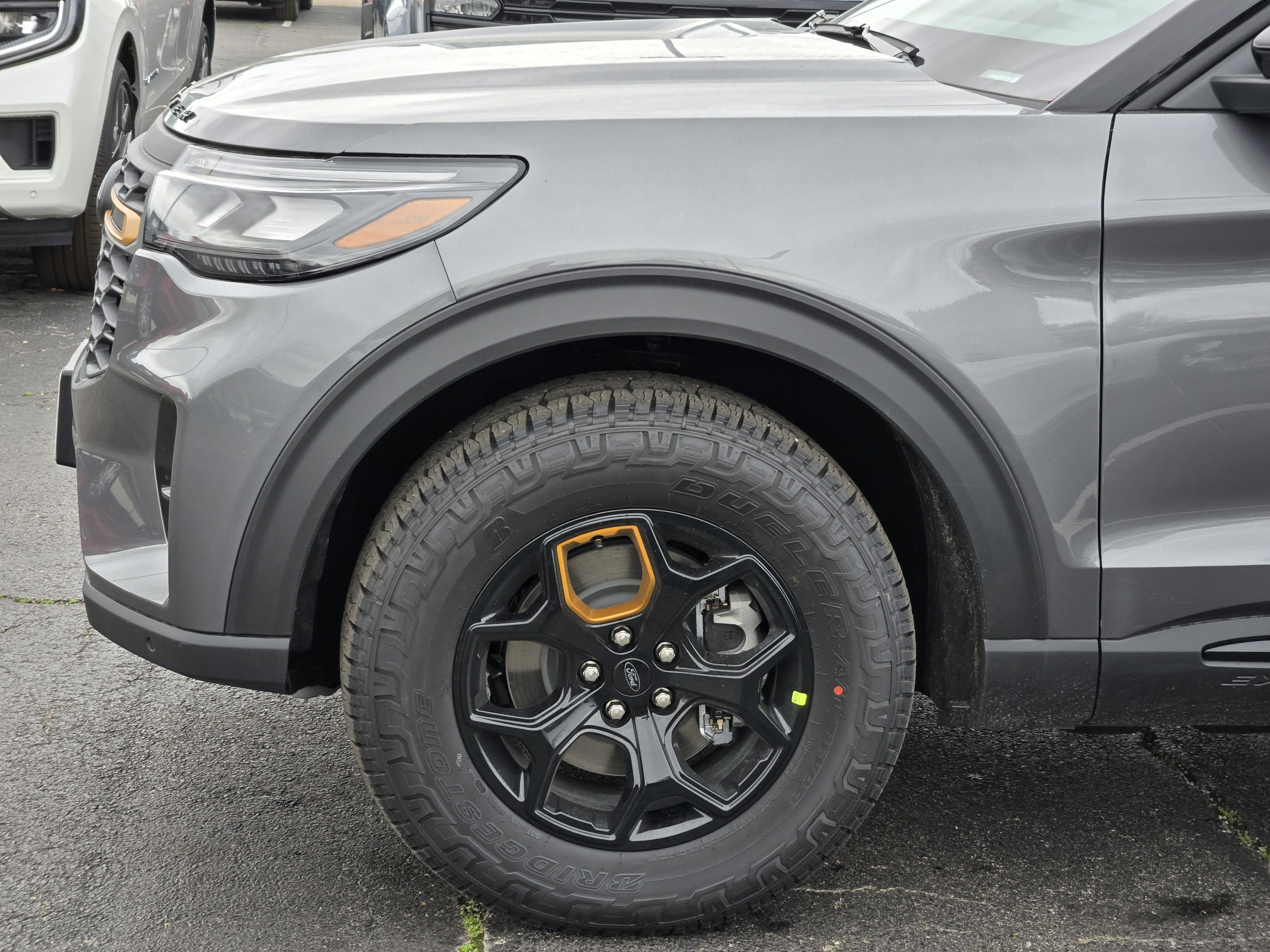 New 2026 Carbonized Gray Metallic Ford Tremor image 6