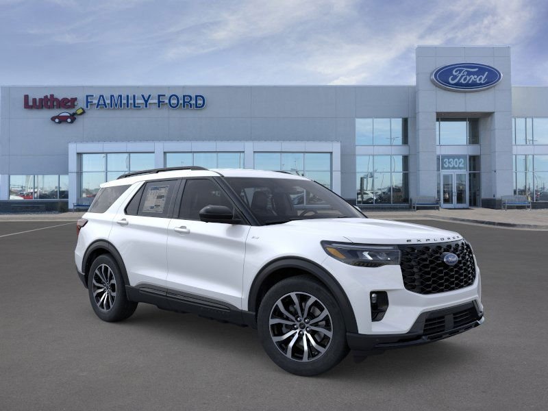 New 2026 Star White Metallic Tri-Coat Ford ST-Line image 30