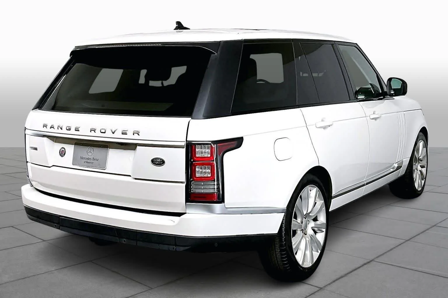 Used 2016 Fuji White Land Rover Supercharged image 13