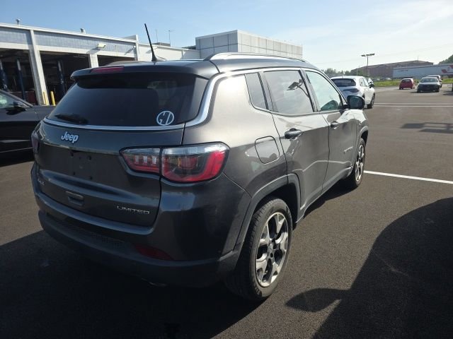 Used 2018 Granite Crystal Metallic Clearcoat Jeep Limited image 4