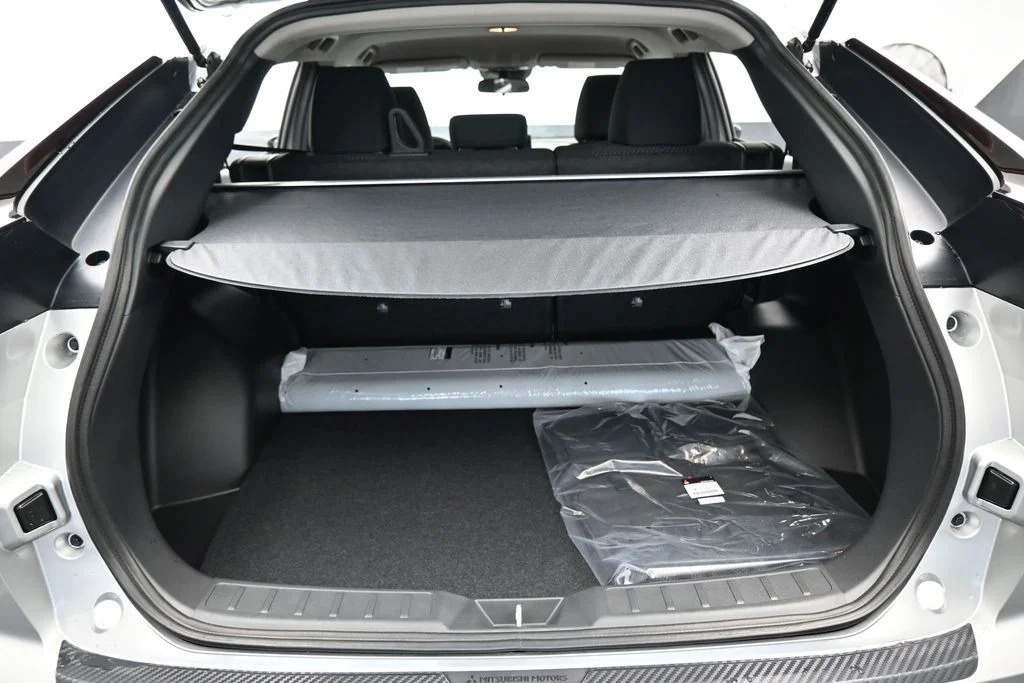 New 2026 Silver Mitsubishi LE 1.5T S-AWC image 32