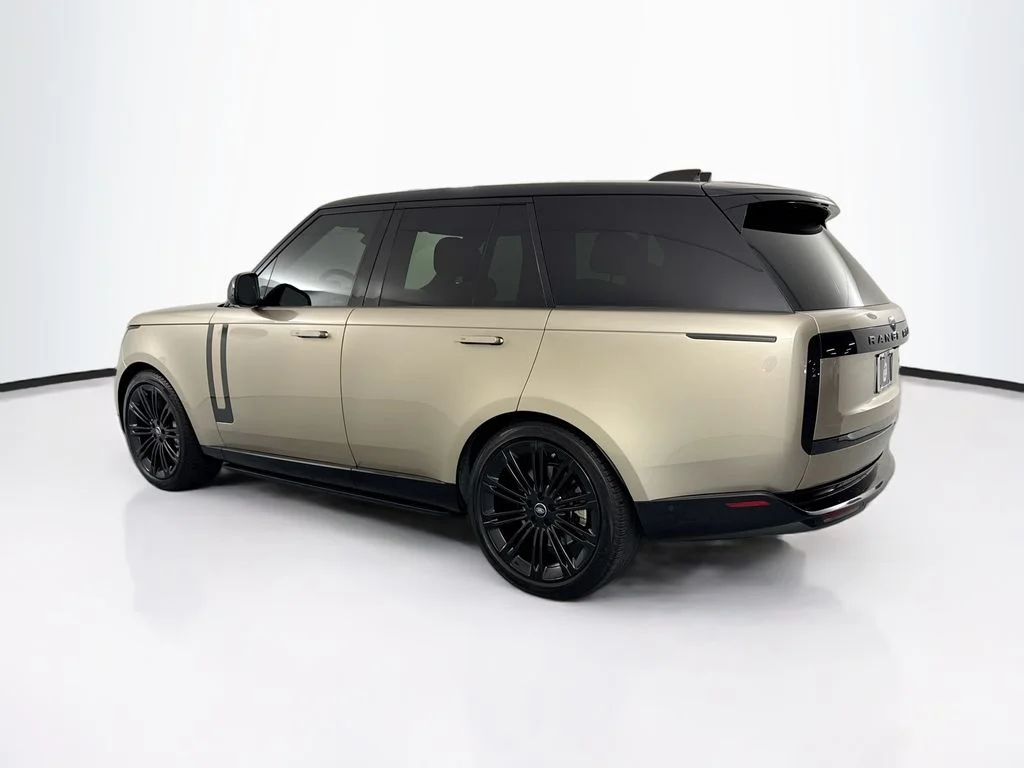 Used 2023 Gold Land Rover SE image 7