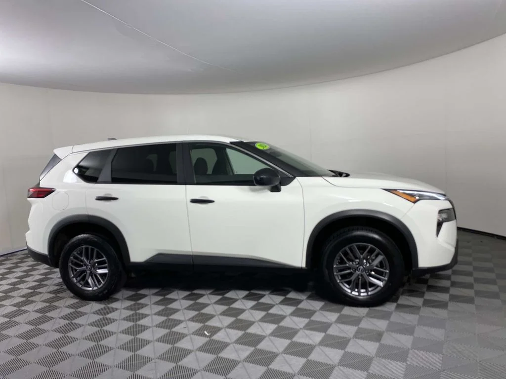 Used 2024 White Nissan S image 10