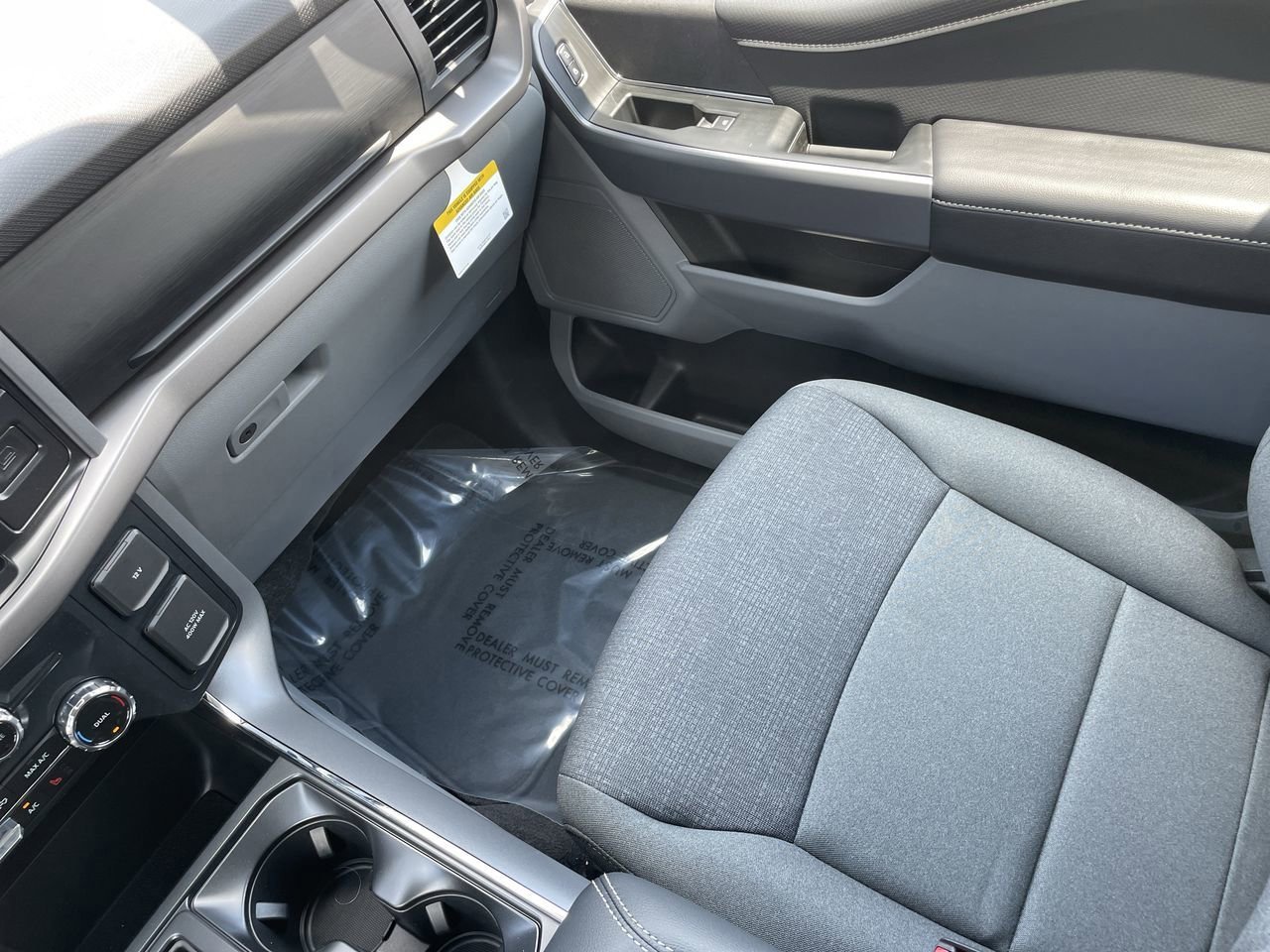 New 2026 Agate Black Metallic Ford XLT image 15
