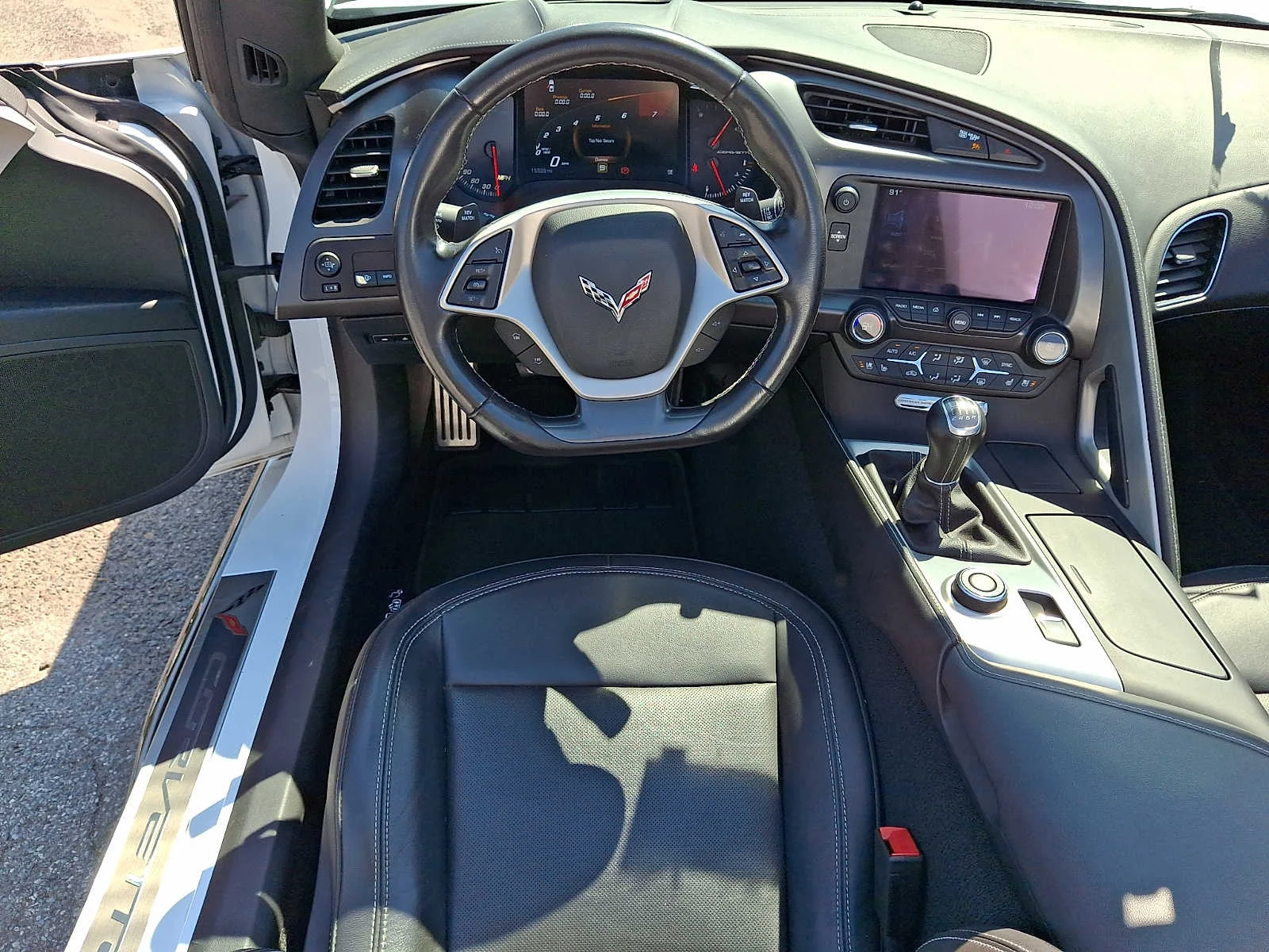 Used 2019 White Chevrolet Grand Sport 2LT image 9
