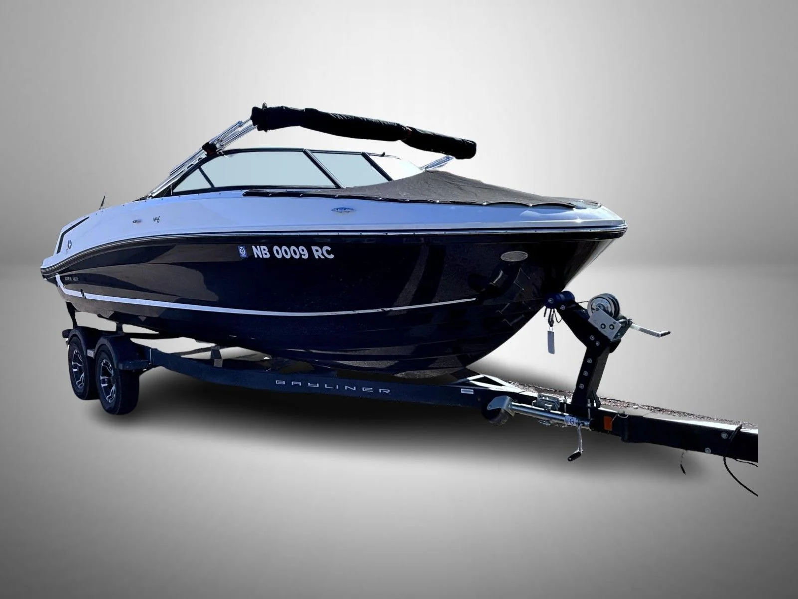 Used 2020 Black Bayliner Boat image 3